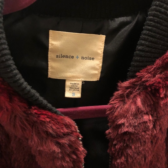 Urban Outfitters Faux Fur Jacket Size S Red/Dark Red Colour - Picture 3 of 7